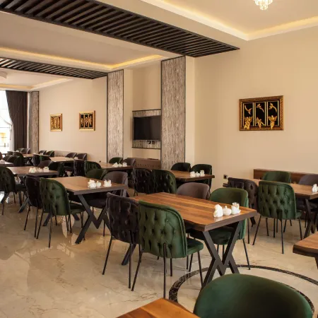 Hotel Eden's