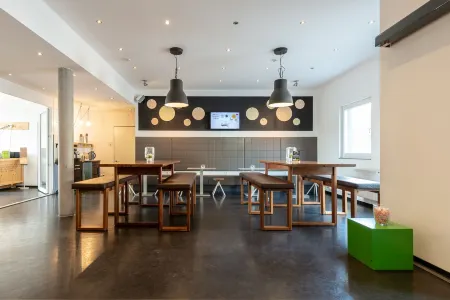 A2 Hotels Plochingen Отели в г. Кёнген