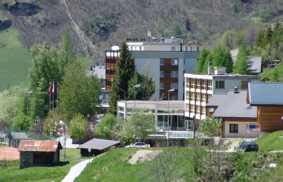 雷吉娜温泉酒店