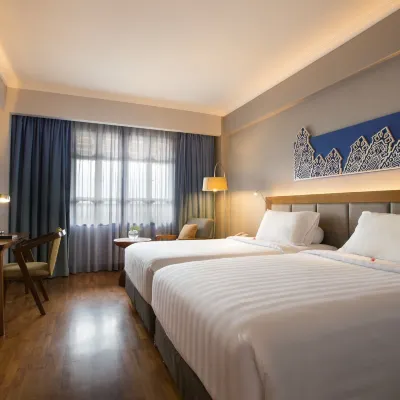 Monopoli Hotel Bukittinggi Hotels near Bukittinggi Clock Tower