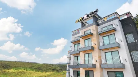 Gyeongju Gamposole Pension Отели рядом с достопримечательностью «Gameunsa»