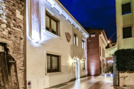 Residence Antico San Zeno Centro Storico Отели рядом со станцией Железнодорожная станция Верона Порта Нуова