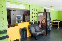 Simbol Rooms with Free Private Parking Hotel a Vic District