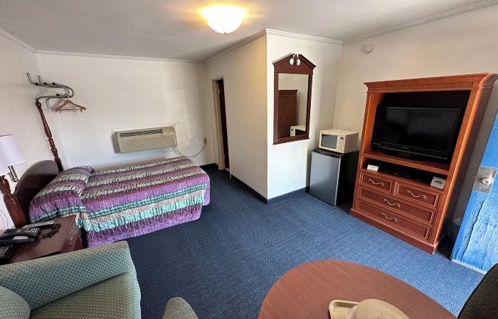 Four Oaks Lodging
