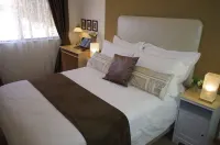 Astoria Retreat Bed & Breakfast Hotels in Ocean Reef