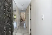 Big Island Casa de Emdeko A308 Condo