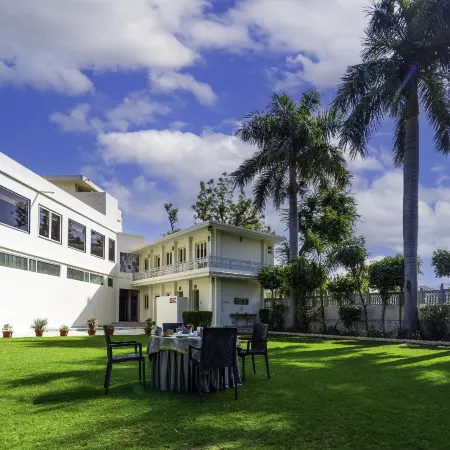 Hotel Chandrawati Palace