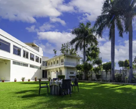 Hotel Chandrawati Palace Hotels in Abu Road