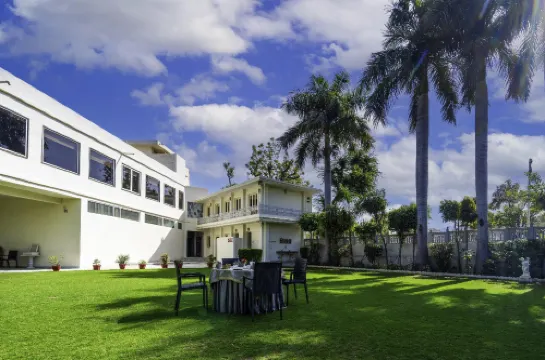 Hotel Chandrawati Palace