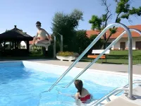 Sarlospuszta Club Hotel فنادق في Lajosmizse
