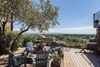 Maison Orsini Hôtels à proximité de : Stade Colline des Mourgues