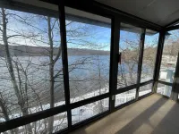 Keuka Lakefront Getaway with private beach and amazing waterfront views Hotels in Barrington