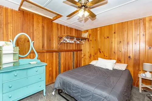 Classic Lake Sallie Hideaway with Wonderful Sunset Views