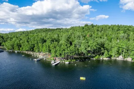 Peaceful & Private Lakefront Home