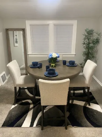 Stay near family or close to downtown, this loft in Beverly has it all!