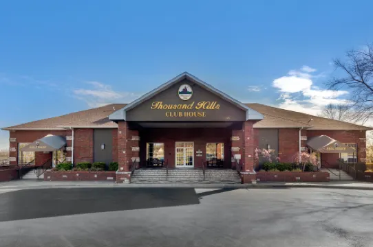 Cozy Suite with Kitchenette and Pool Access - Charming Golf Retreat