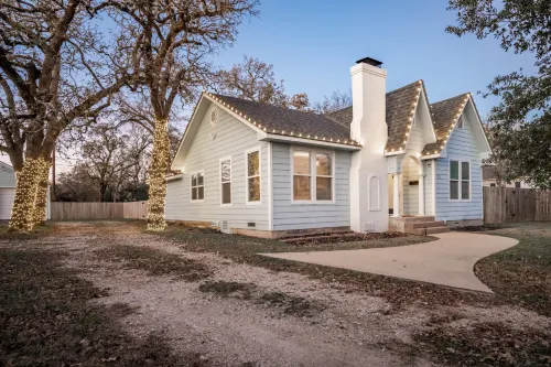 Charming Cottage with Hot Tub and Backyard Oasis - Inviting Getaway