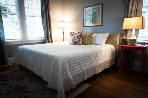 Spacious Fenced Yard and Relaxing Atmosphere - Charming Tranquil Retreat Hotels in Montgomery