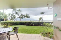 Beachfront retreat with lanai, WiFi, pool, & hot tub - prime turtle spot Hotels in Maalaea
