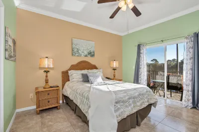 Gated Resort with Lagoon Pool and Tennis Courts - Charming Retreat