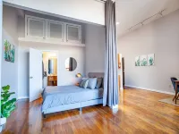 Heart of Historic Downtown with Smart TV and Kitchen - Gorgeous Urban Loft Hotels in Knox County