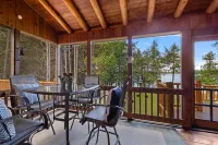 Stunning Lake Access and Cozy Living Space - Exquisite Lakeside Retreat Hotels in Eveline Township