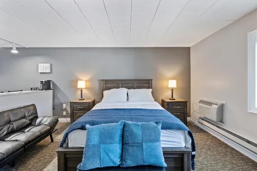 Private Porch and Full Kitchen Amenities - Inviting Spacious Oasis