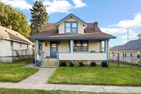 Cozy Space with Den for Relaxation - Tranquil Charming Haven Hotels in Peoria Heights