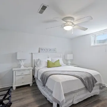 Spacious North Shore 2 bedroom Lake Condo with a Dock! Отели в г. Клир Лейк