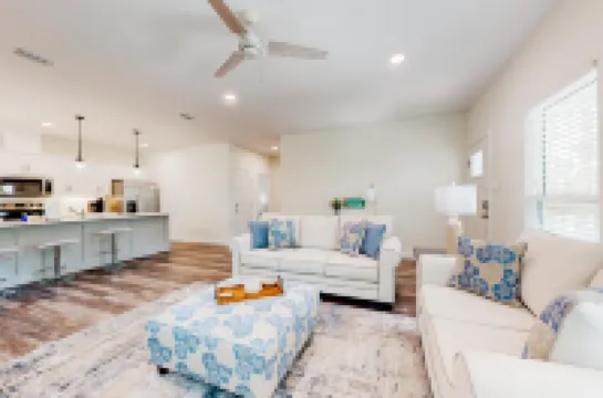 Looney Dunes Dream House - Unit 301