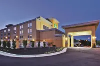 La Quinta Inn & Suites by Wyndham Knoxville Papermill Hotels near Bearden Shopping Center