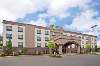 Holiday Inn Express & Suites Puyallup (Tacoma Area) Hotels near Safeway