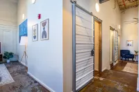 Spacious Loft with Modern Amenities and Gym Access - Stylish Urban Oasis Hotels in Knox County