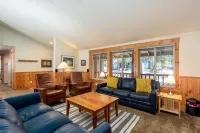 Cozy Hot Tub and Ping Pong Game Room - Charming Family Retreat