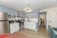 Modern Suite with Fire Pits and Beach Chairs - Charming Coastal Retreat Hotels in Norfolk