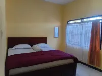 Rumah Ibu Homestay Hotels in Lima Kaum