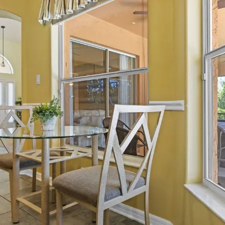 Very Clean & Spacious! Pool, Game Room, BBQ, 2 King Masters--Close to Disney!