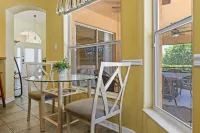 Very Clean & Spacious! Pool, Game Room, BBQ, 2 King Masters--Close to Disney!