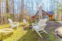 Hot Tub, Fire Pit and Arcade Machine - Cozy Secluded Retreat Hotels near Our Place Books, Coffees, Unique Gifts