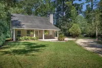 Sleepy Lagoon Cottage - On 30 lush acres & just minutes from Downtown Covington!