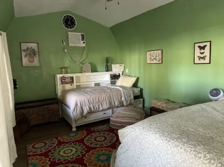 Rainbow Ranch Cabins Отели в г. Даннеллон