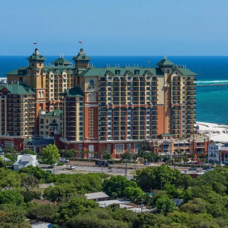 Emerald Grande W222- Rexford's Beach Retreat Отели рядом с достопримечательностью «Гавань Дестина»