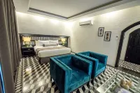Hotel 1925 Hotels near Artwork