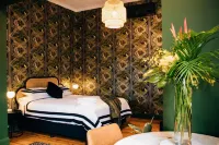 Rooms of Renown Hotels in Leeton