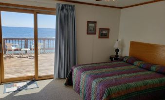 Algoma Beach Motel