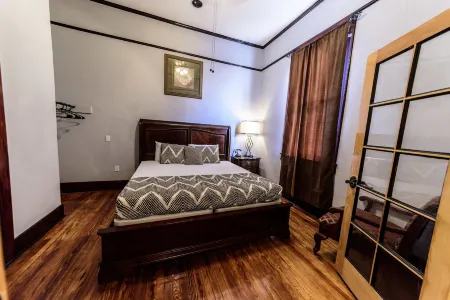 Hotel DeFuniak Отели в г. Дефьюниак Спрингс