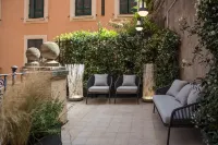 Domus Alberico Hotels in 