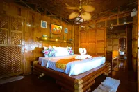 The Coral Blue Oriental Beach Villas and Suites Hotels in Santa Fe