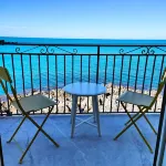 Room in Guest Room - Central Room with Balcony and Amazing Sea View