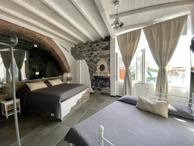 5 Terre Pelagos 2 Hotels in Manarola